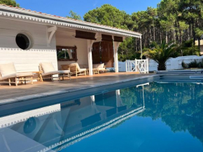 LA VILLA DES PINS
